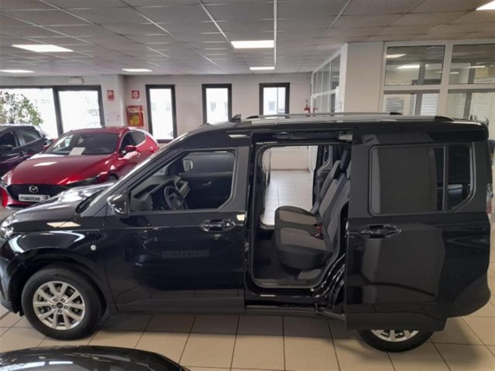 Tourneo Courier Tourneo Courier TITANIUM 1.0 BENZINA