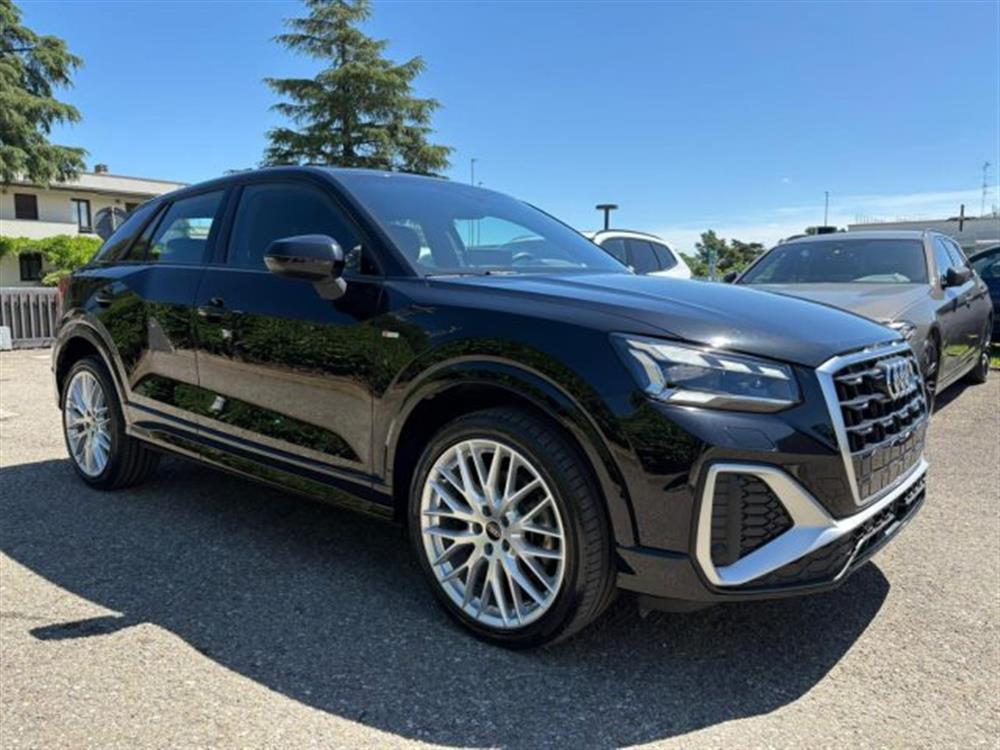 Q2 Q2 35 TDI S tronic S li