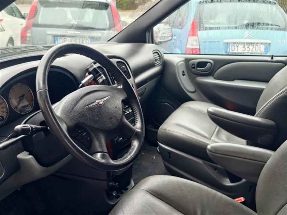 Voyager Voyager 2.8CRD 7posti LX Lea