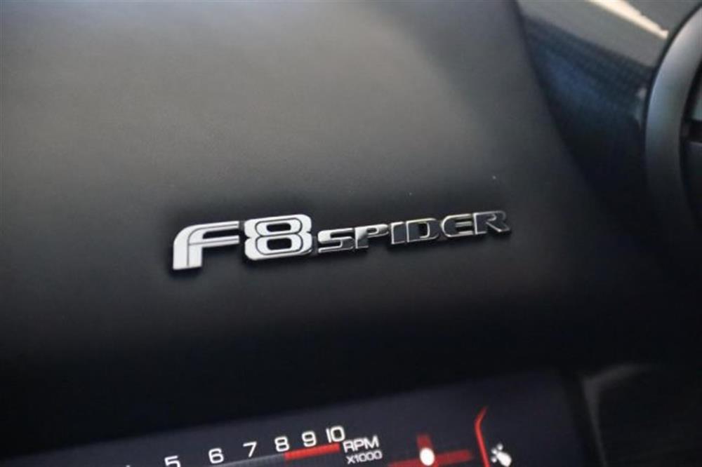 F8 F8 Spider + IVA