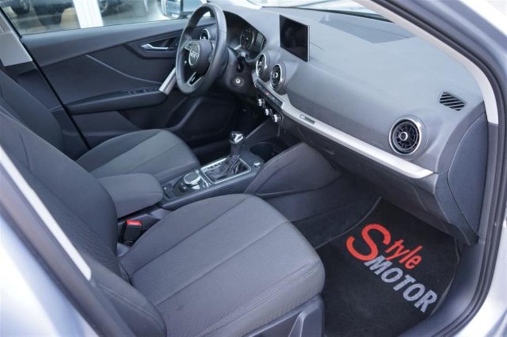 Q2 Q2 35 TDI S tronic Busi