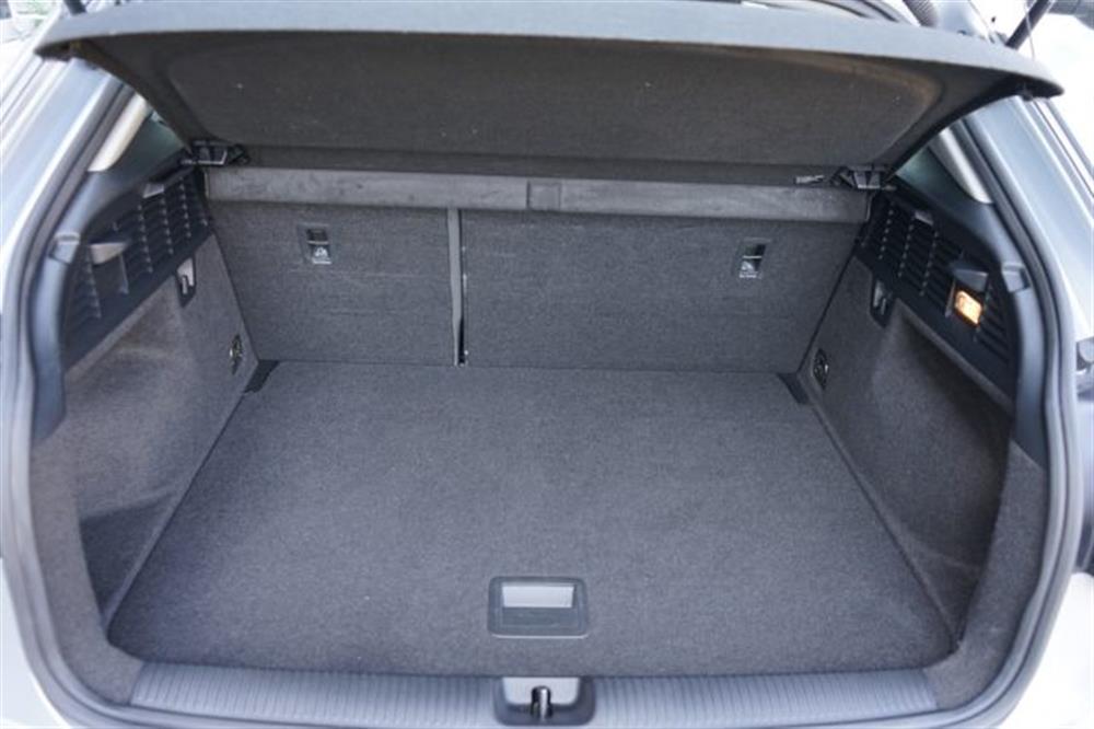 Q2 Q2 35 TDI S tronic Busi