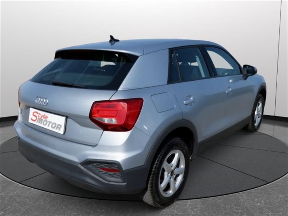 Q2 Q2 35 TDI S tronic Busi