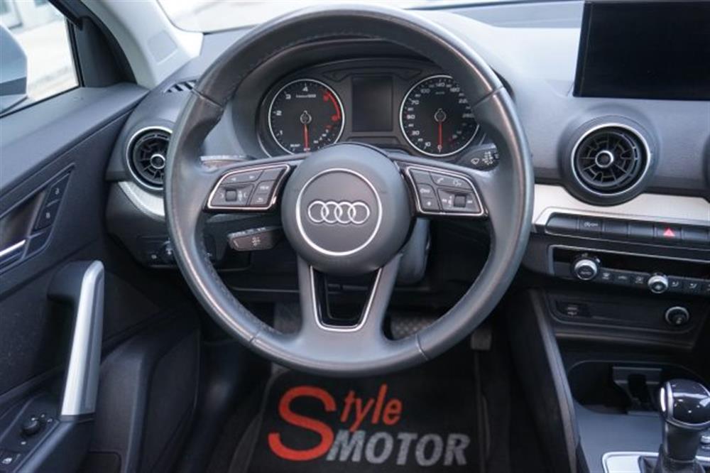 Q2 Q2 35 TDI S tronic Busi