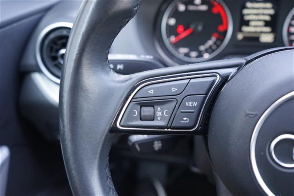 Q2 Q2 35 TDI S tronic Busi