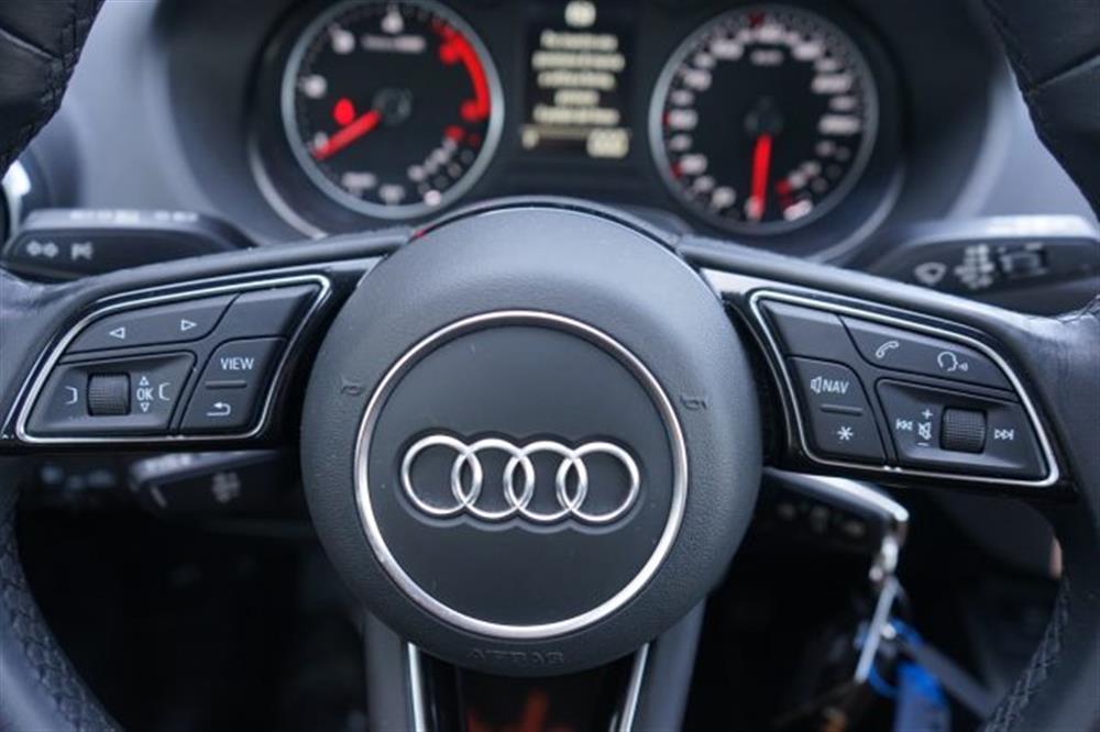 Q2 Q2 35 TDI S tronic Busi