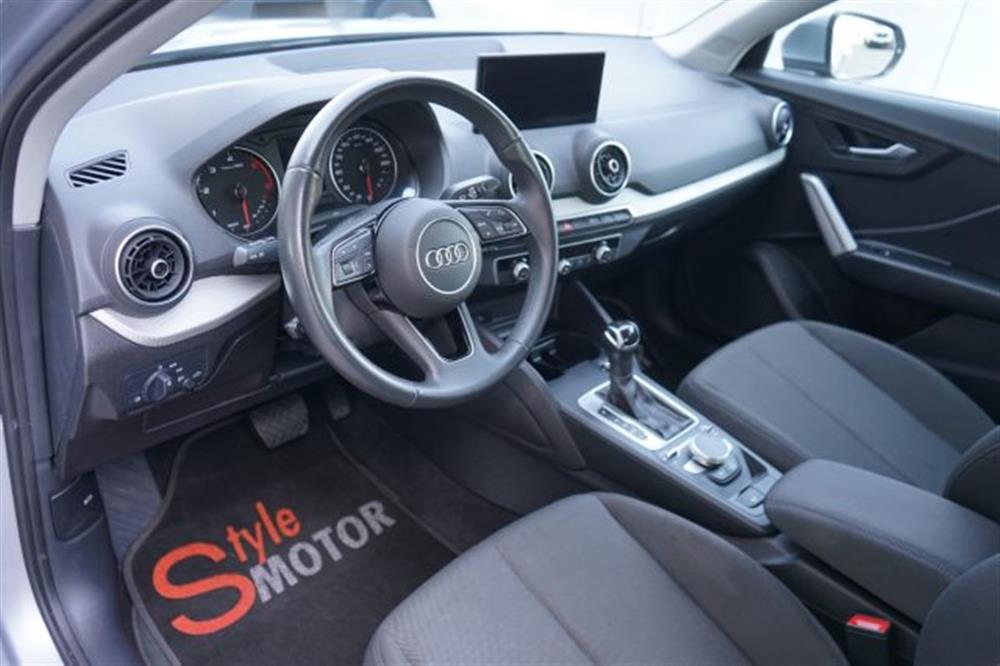 Q2 Q2 35 TDI S tronic Busi