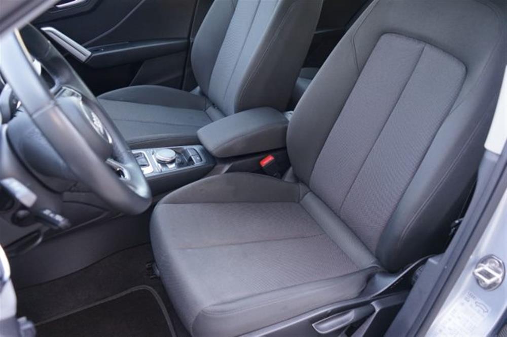 Q2 Q2 35 TDI S tronic Busi
