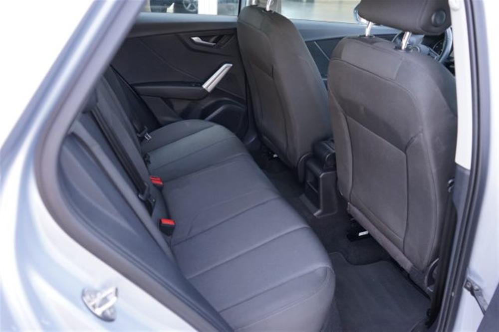 Q2 Q2 35 TDI S tronic Busi