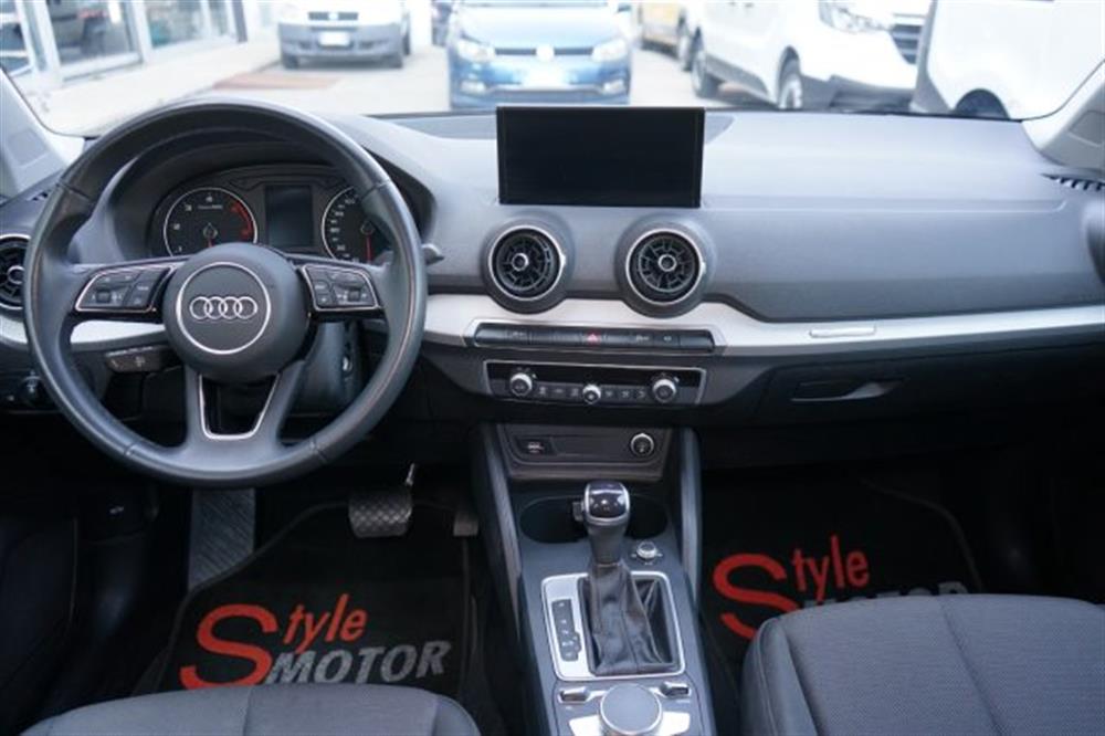 Q2 Q2 35 TDI S tronic Busi