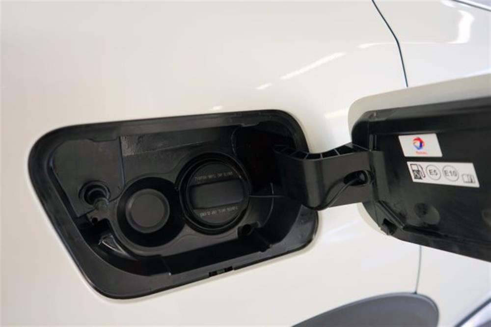 3008 3008 Hybrid 225 e-EAT8 GT