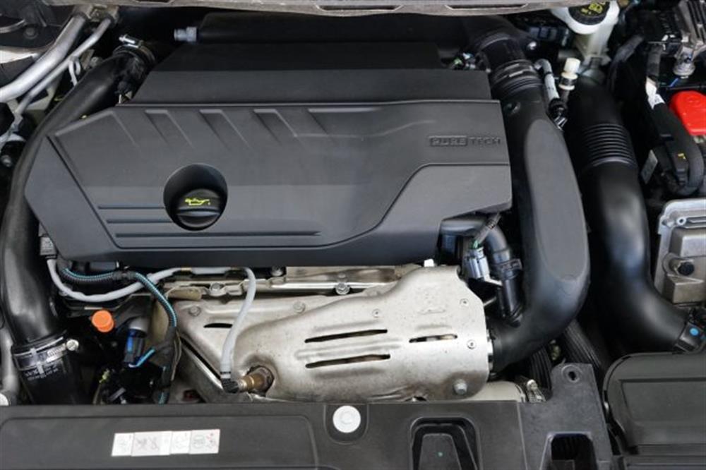 3008 3008 Hybrid 225 e-EAT8 GT