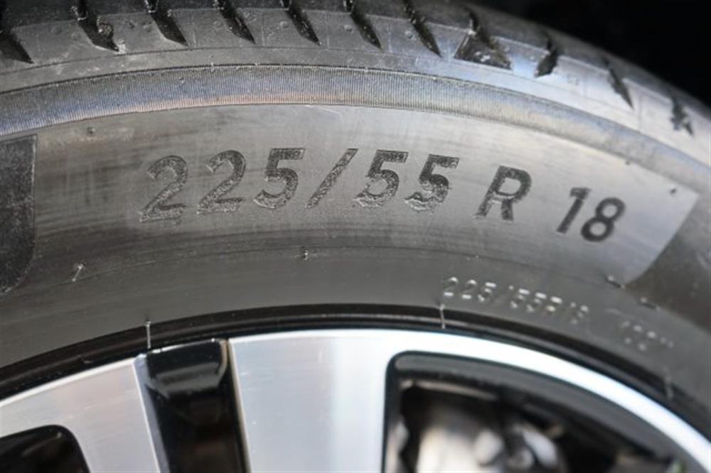3008 3008 Hybrid 225 e-EAT8 GT