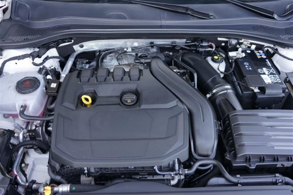 Leon Leon 1.5 Hybrid 150 CV DS