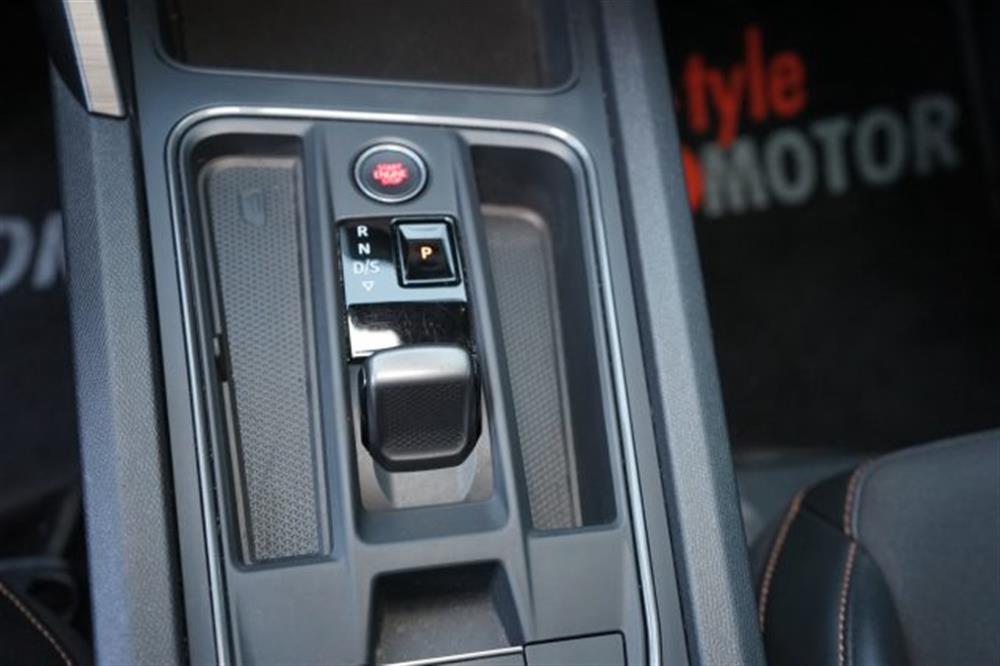 Leon Leon 1.5 Hybrid 150 CV DS