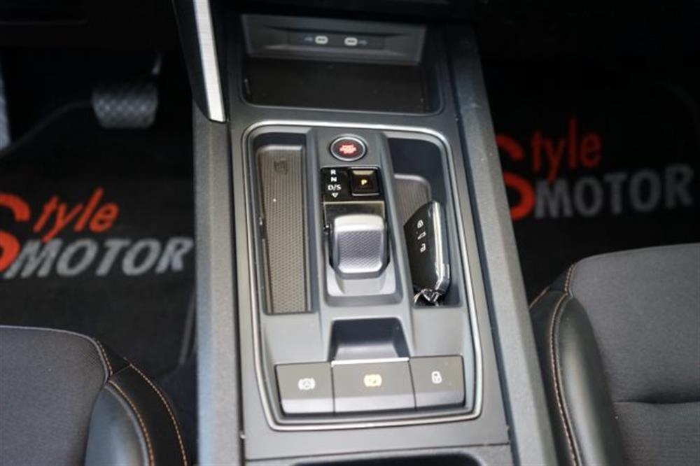 Leon Leon Sportstourer 1.5 Hyb