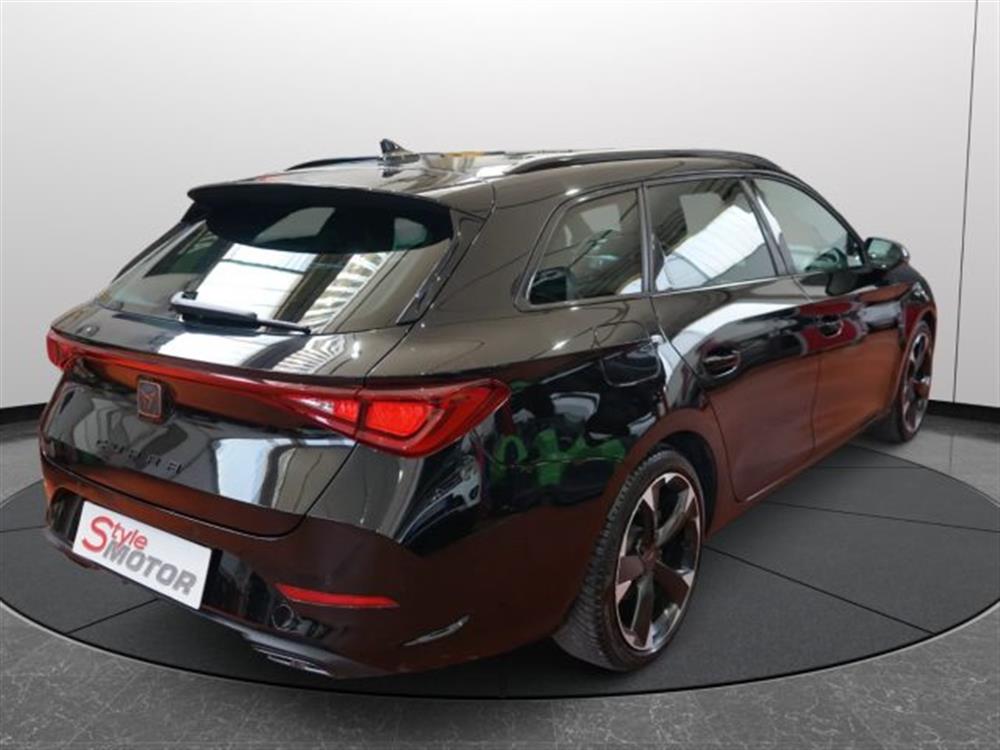 Leon Leon Sportstourer 1.5 Hyb
