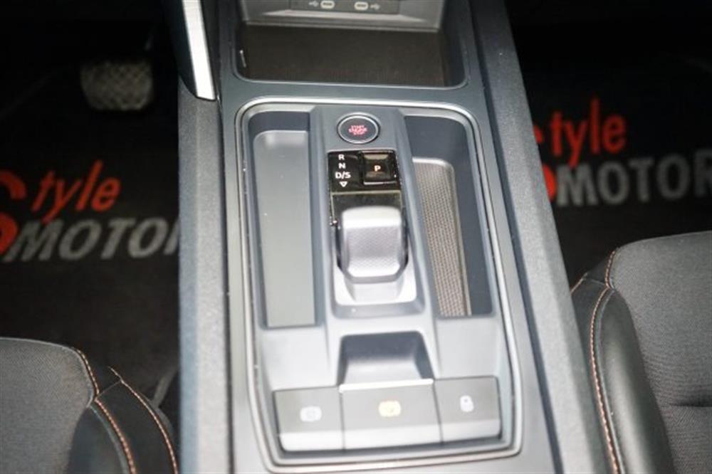 Leon Leon Sportstourer 1.5 Hyb