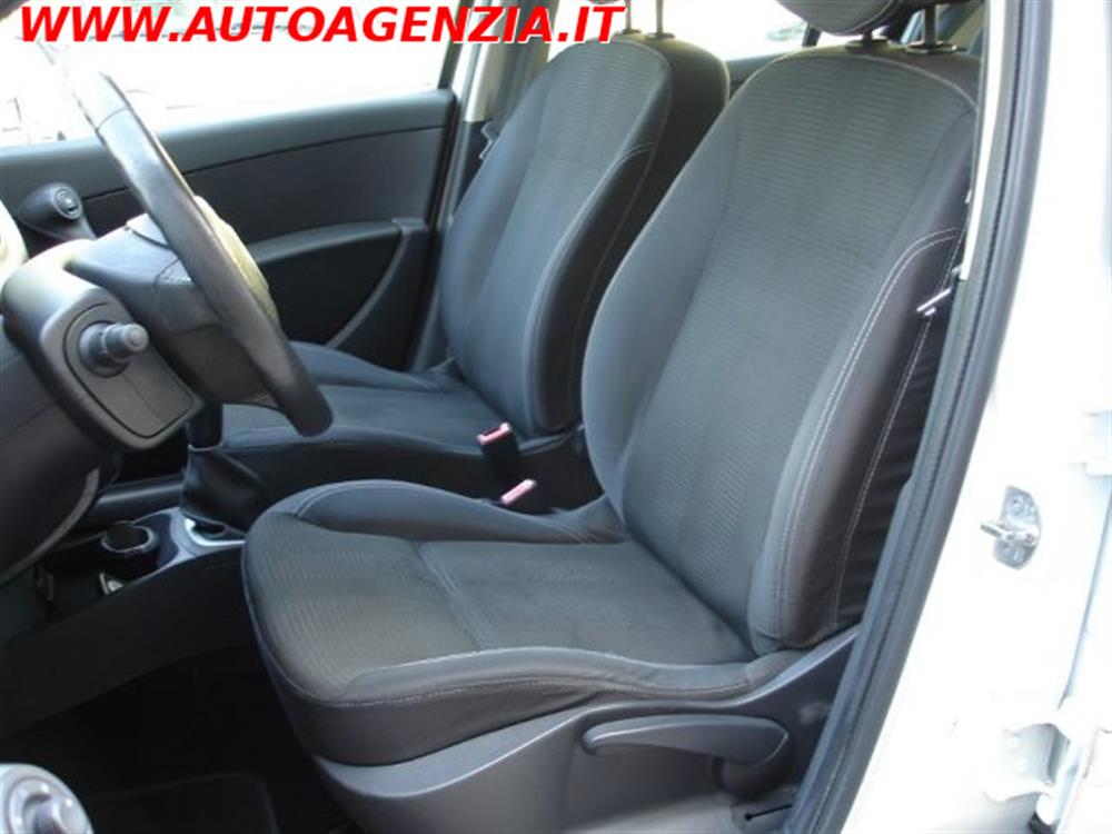 Clio Clio 1.2 16V 5 porte Dyna
