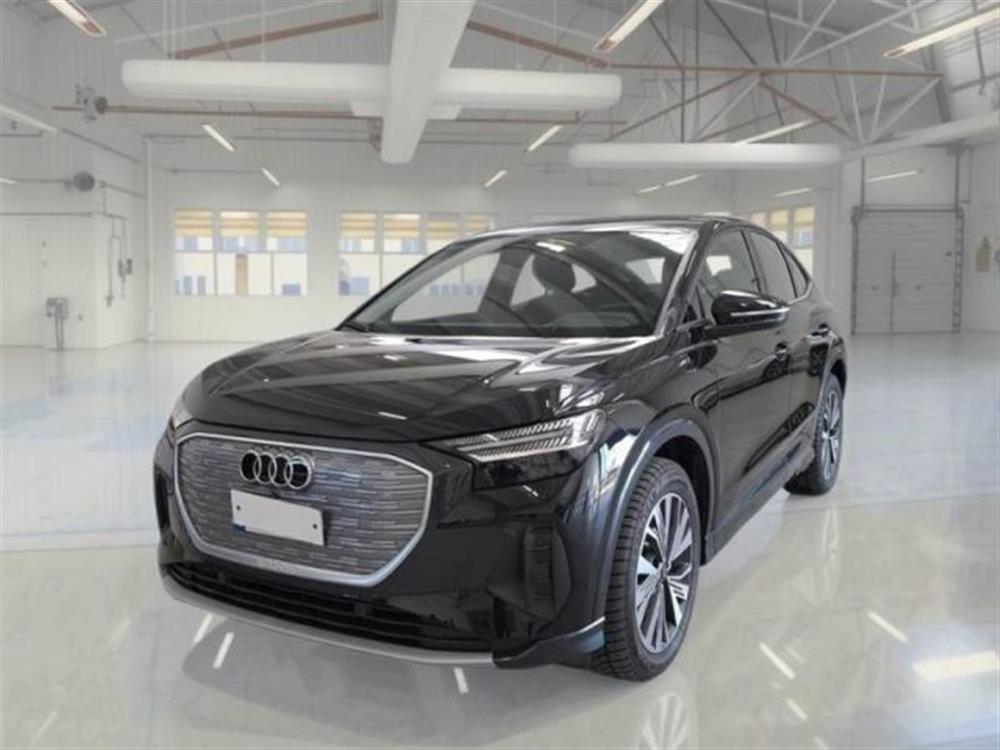 Q4 e-tron Q4 e-tron Q4 40 e-tron Busines