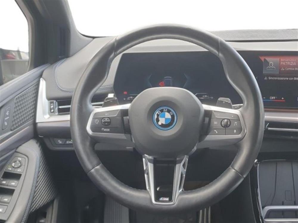 225 225 e xDrive Active Tour