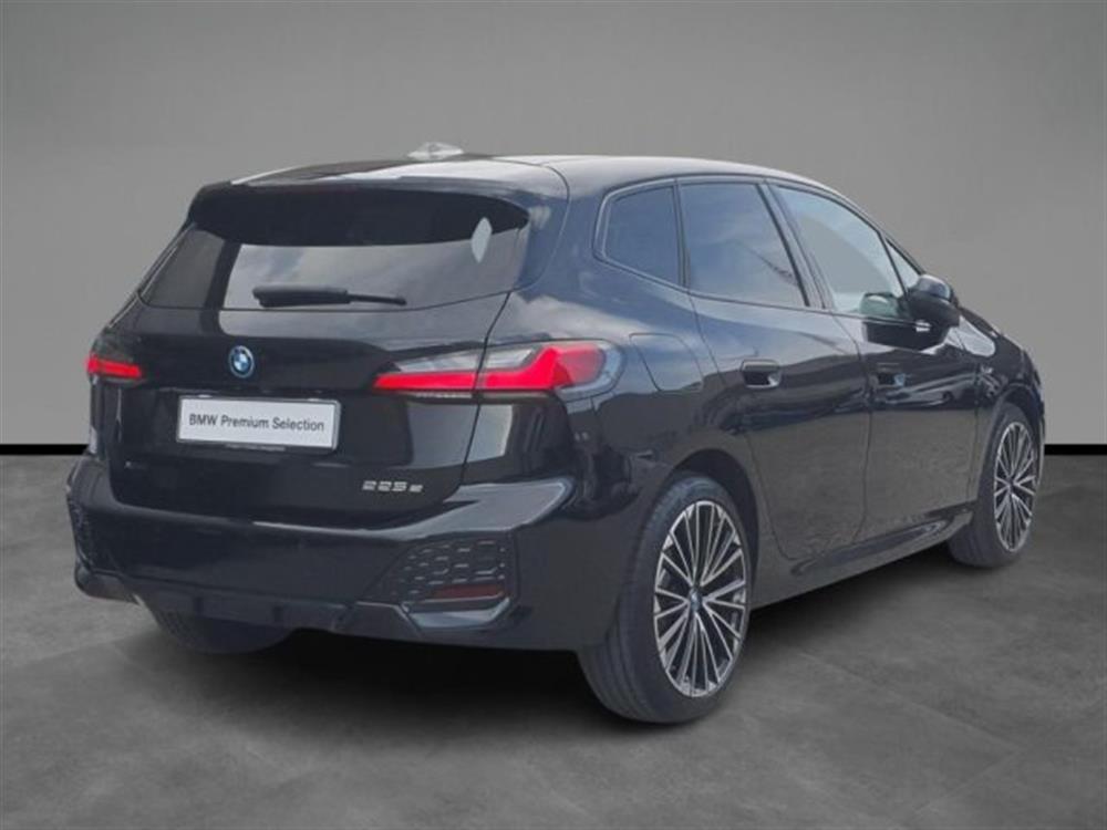 225 225 e xDrive Active Tour