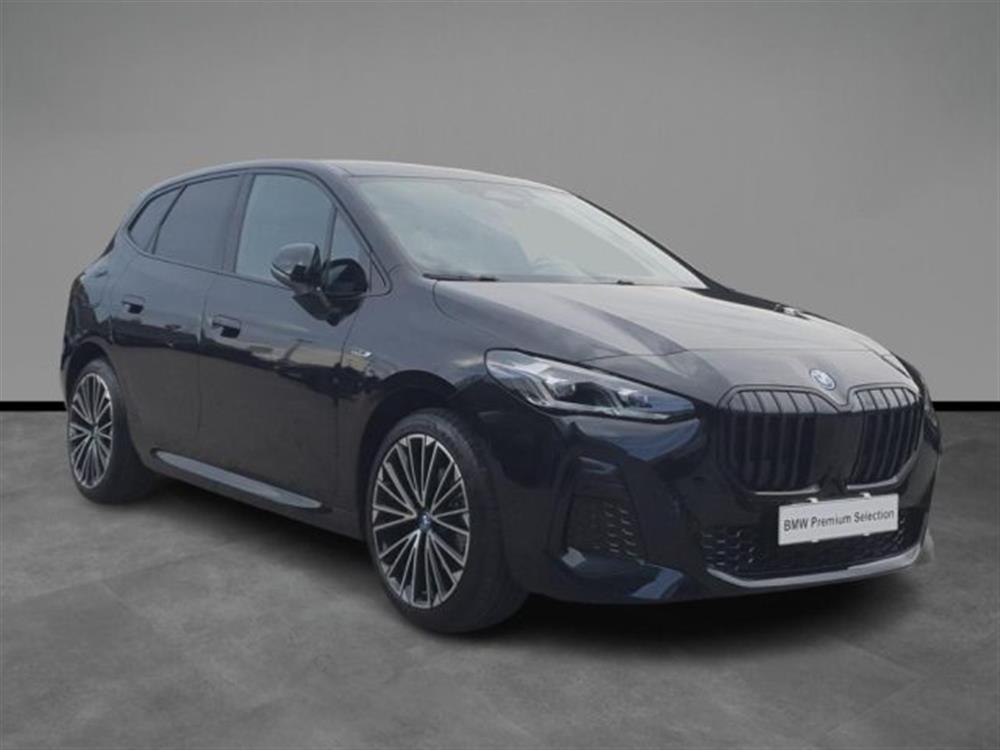 225 225 e xDrive Active Tour