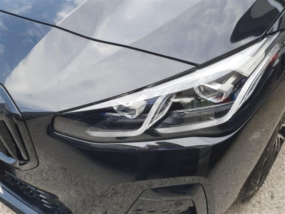 225 225 e xDrive Active Tour