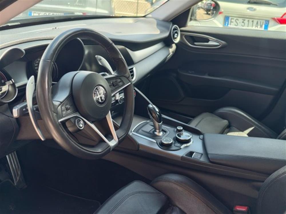 Giulia Giulia Veloce 210 CV AT8 AW