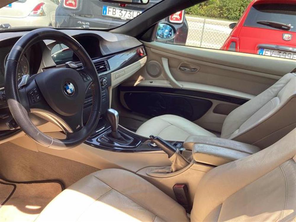 330 330 d AUT. Cabrio Msport