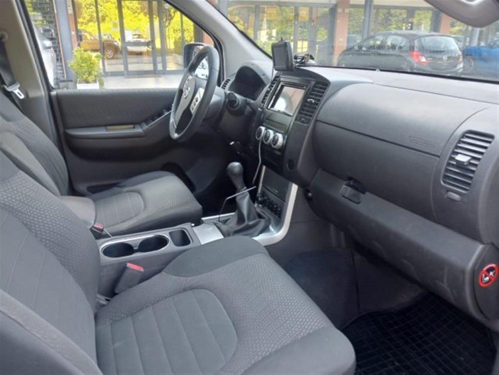 Navara Navara 2.5 dCi 190CV 4 port