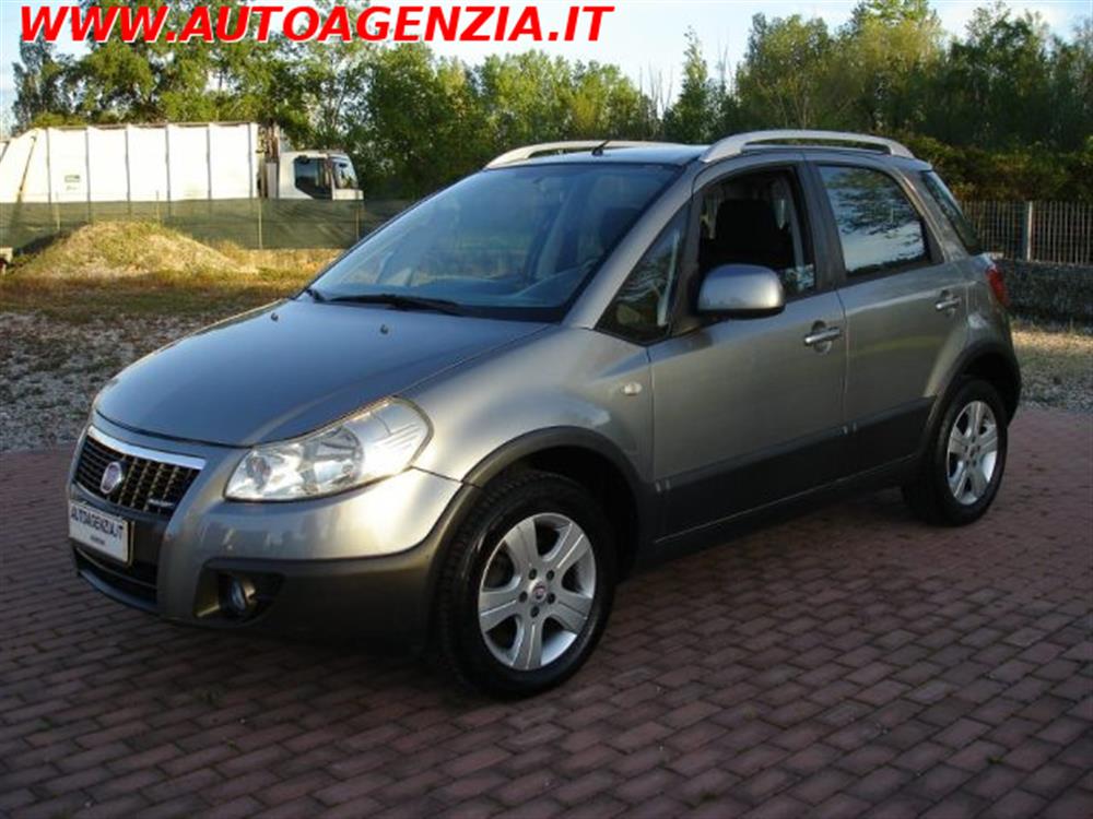 Sedici Sedici 1.9 MJT 4x4 Emotion.