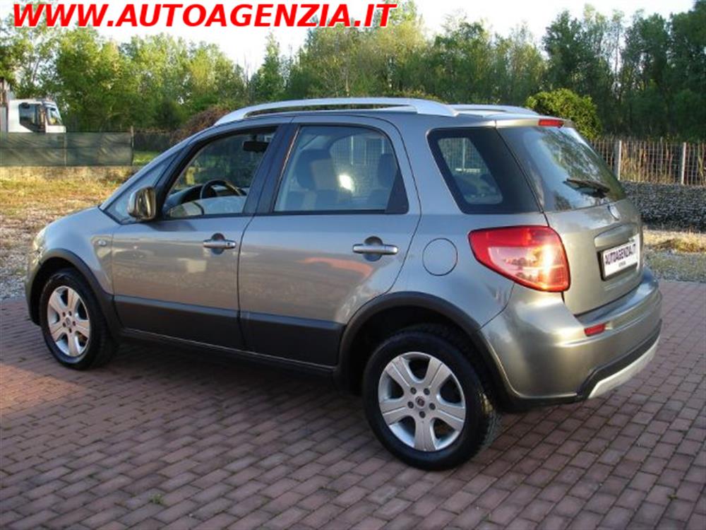 Sedici Sedici 1.9 MJT 4x4 Emotion.