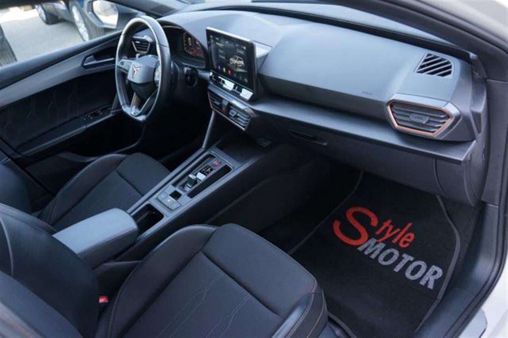Leon Leon Sportstourer 1.5 Hyb