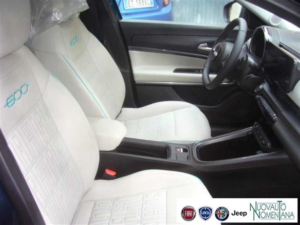 600 600 Hybrid DCT6 MHEV La