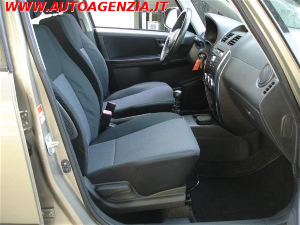 Sedici Sedici 1.9 MJT 4x4 Emotion.