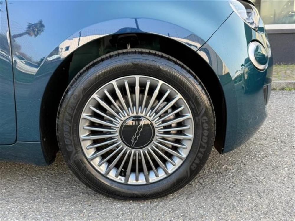 500 500 Berlina Hybrid Torin