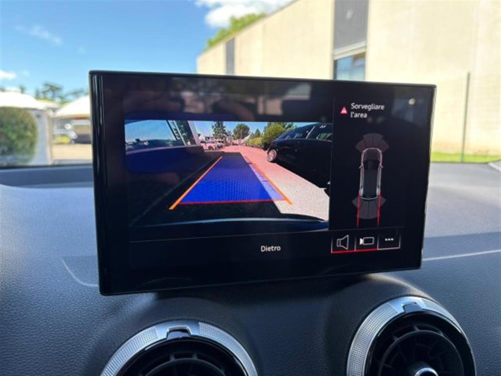 Q2 Q2 35 TDI S tronic S li