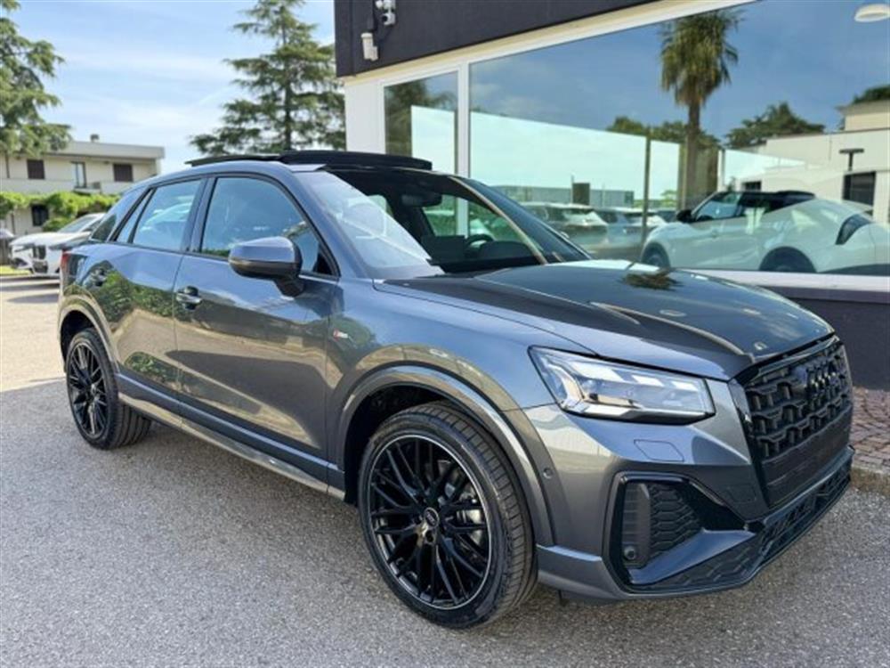 Q2 Q2 35 TDI S tronic S li