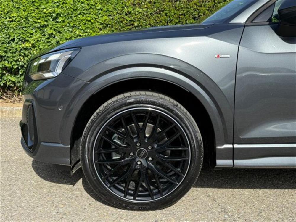 Q2 Q2 35 TDI S tronic S li