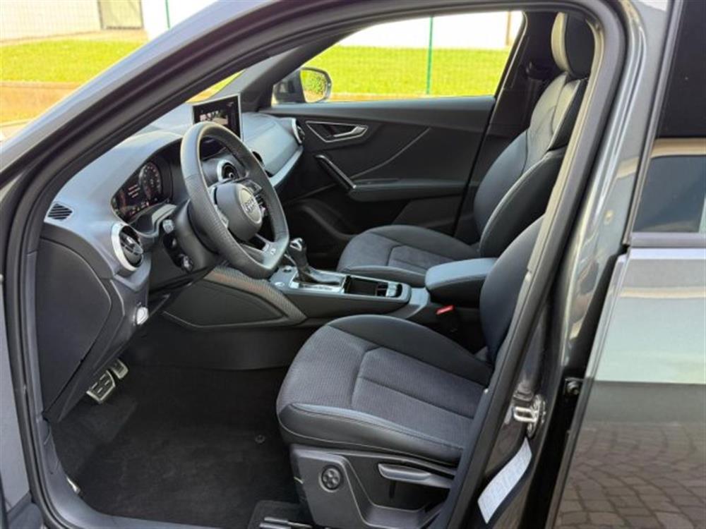 Q2 Q2 35 TDI S tronic S li