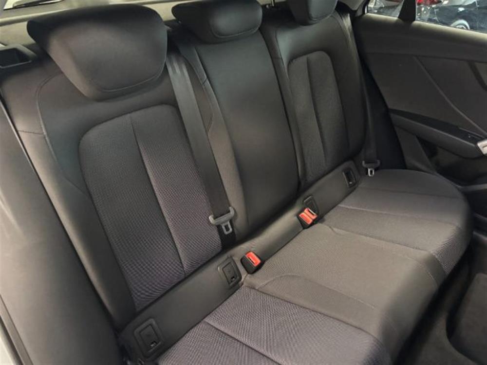 Q2 Q2 35 TDI S line Editio