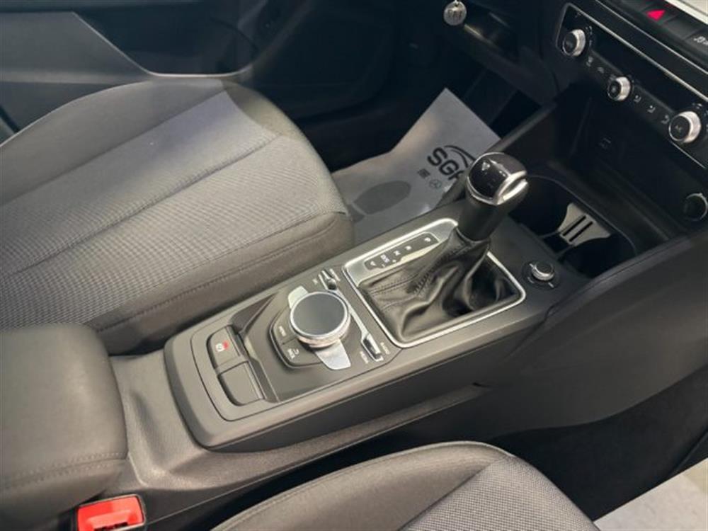 Q2 Q2 35 TDI S line Editio