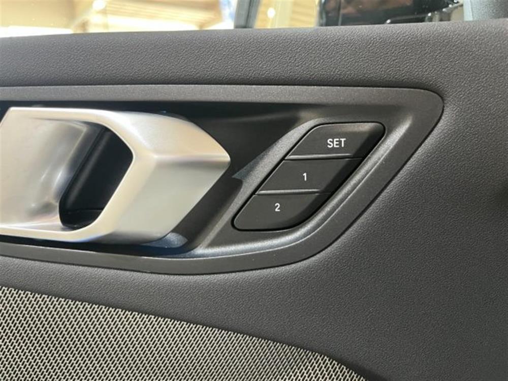 120 120 48V MSport