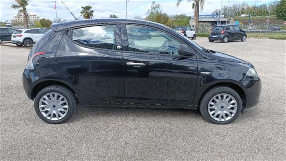 Ypsilon Ypsilon 0.9 TwinAir 85 CV 5