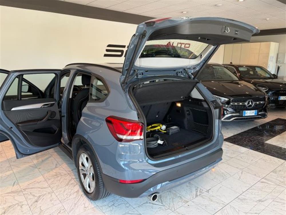 X1 X1 xDrive25e Business A