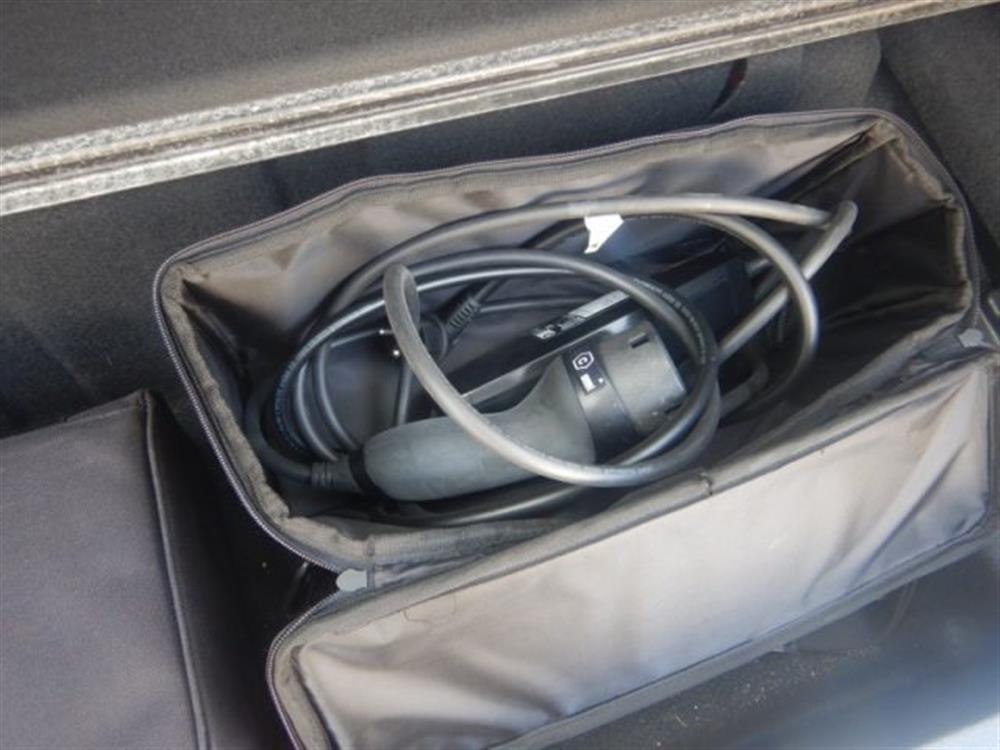 GLC 300 GLC 300 e 4Matic Plug-in hyb