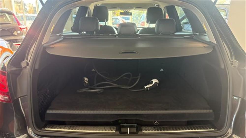 GLC 300 GLC 300 e 4Matic Plug-in hyb