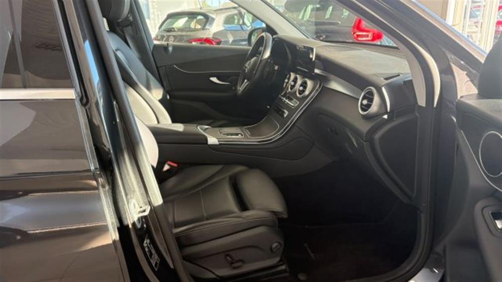 GLC 300 GLC 300 e 4Matic Plug-in hyb