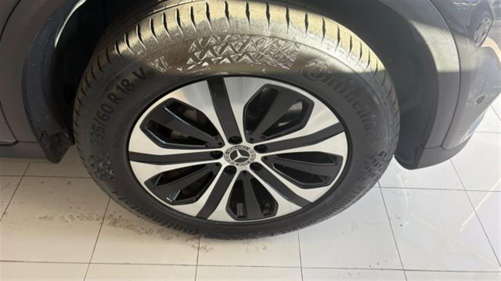 GLC 300 GLC 300 e 4Matic Plug-in hyb